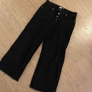 Soft black cropped wide leg jeans! Super soft & stretchy!